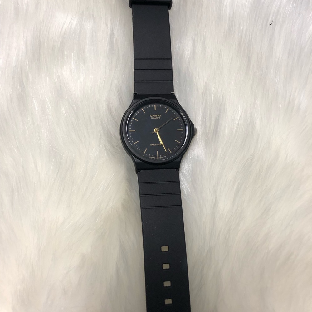 Slim Casio Black/Gold Watch